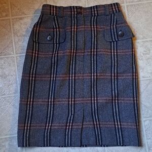 Plaid Pencil Skirt in Grey. Lambswool.